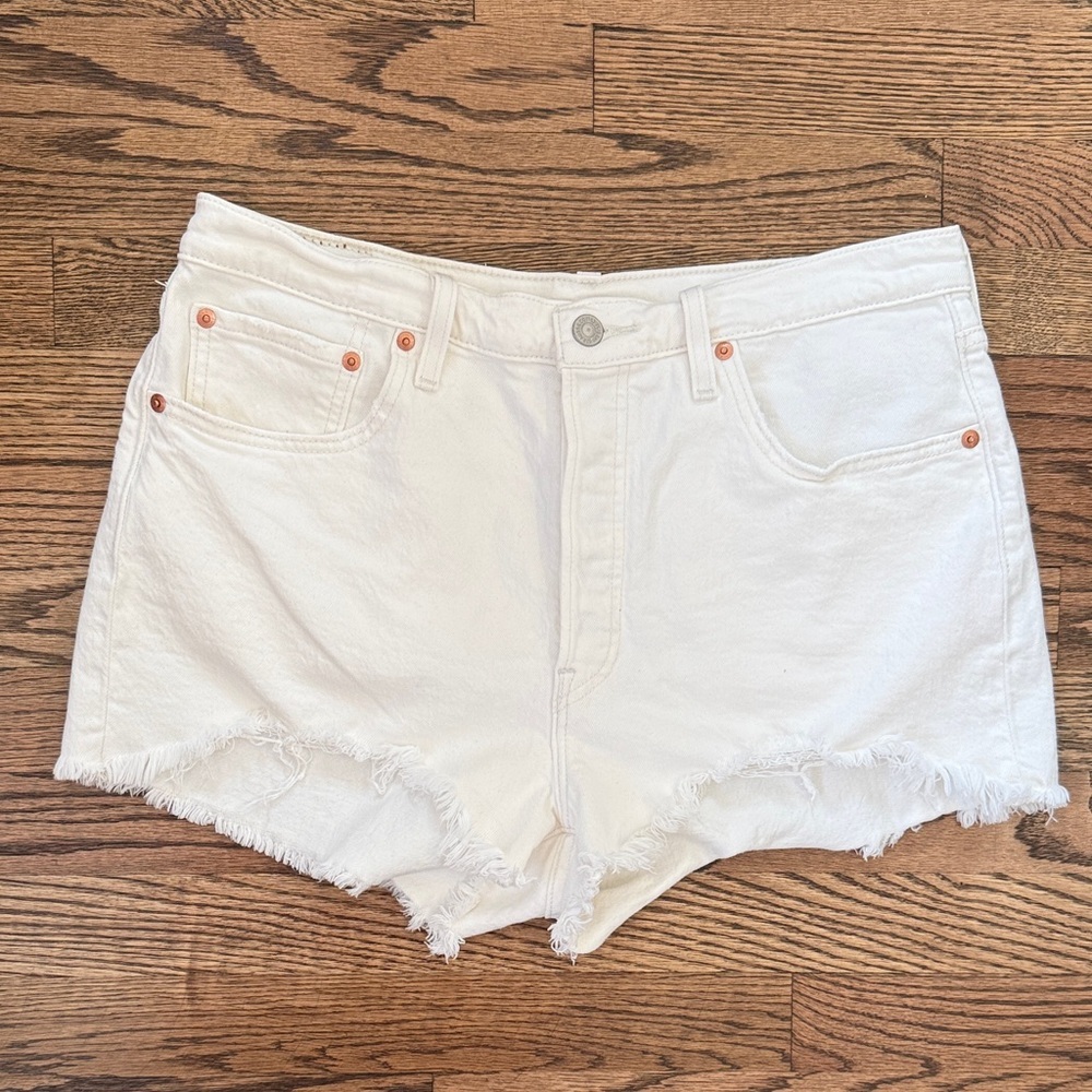 Levi's 501 High Rise Denim Shorts Womens 32 White Raw Hem Button Fly Stretch